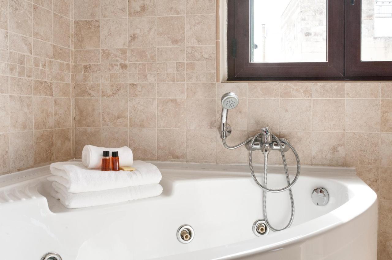 Castriota 19 - Jacuzzi Apartment Sit Lecce Esterno foto